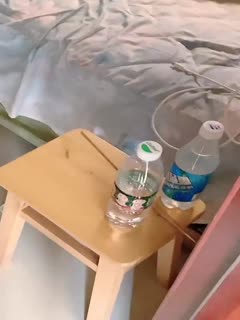 家庭乱伦公公想操儿媳今天下午儿媳午休没关门抓住机会赶紧偷拍一个视频